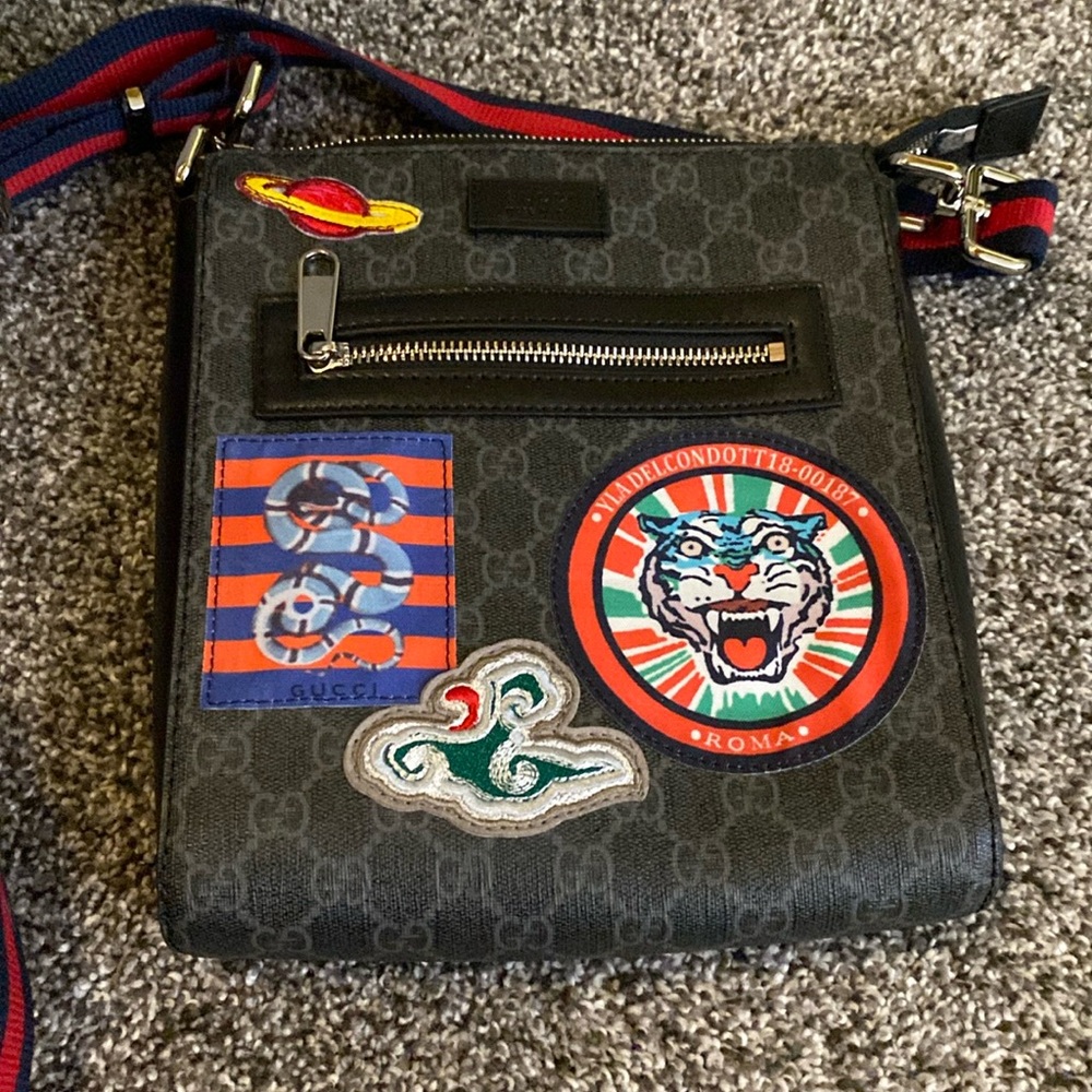 Crossbody purse